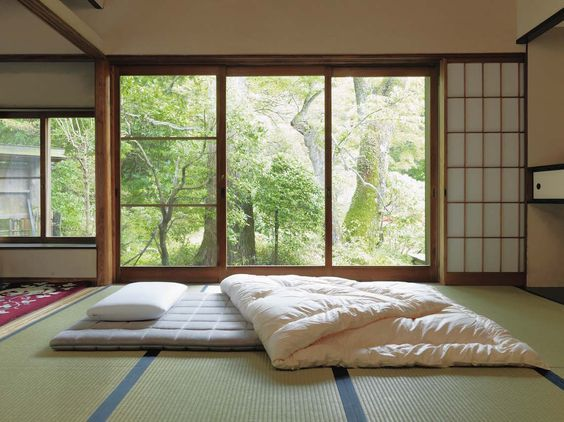 Trang trí phòng ngủ nhỏ không giường kiểu Nhật